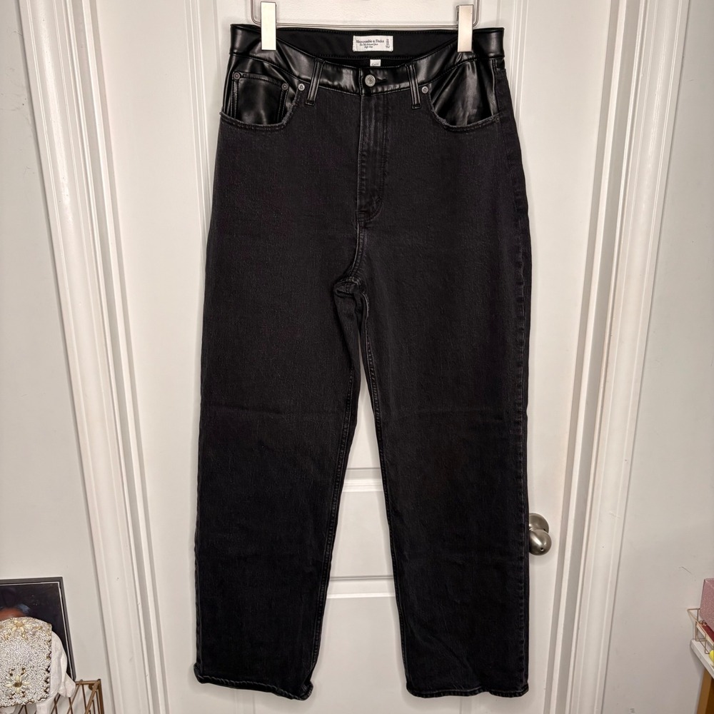 Abercrombie & Fitch Curve Love 90s Relaxed High Rise Leather Trim Jeans Black 31